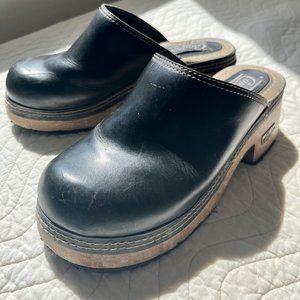 Vintage 90s Candie’s Platform Clogs - Black Leather - Size 7